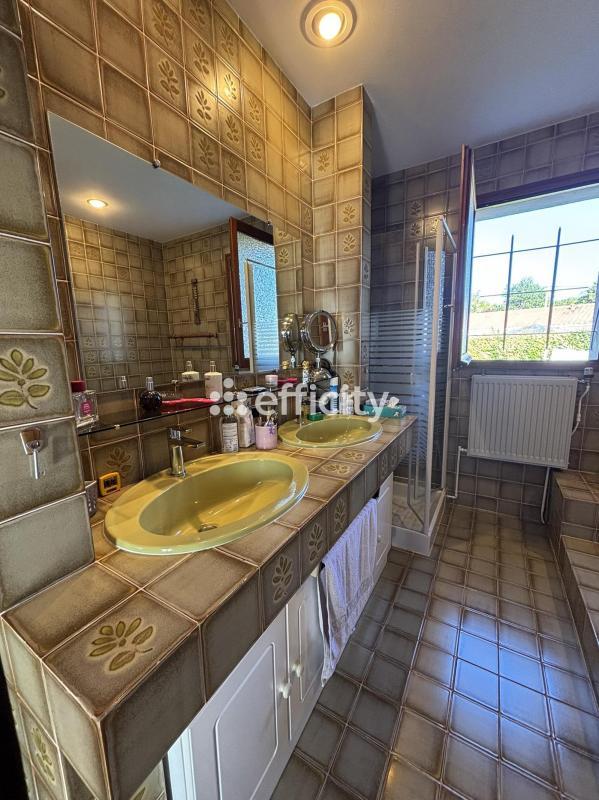 Maison - 183 m² - 6 pièces