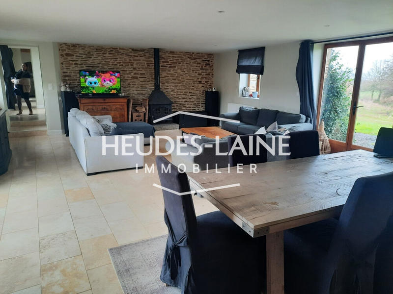 Maison - 220 m² - 8 pièces