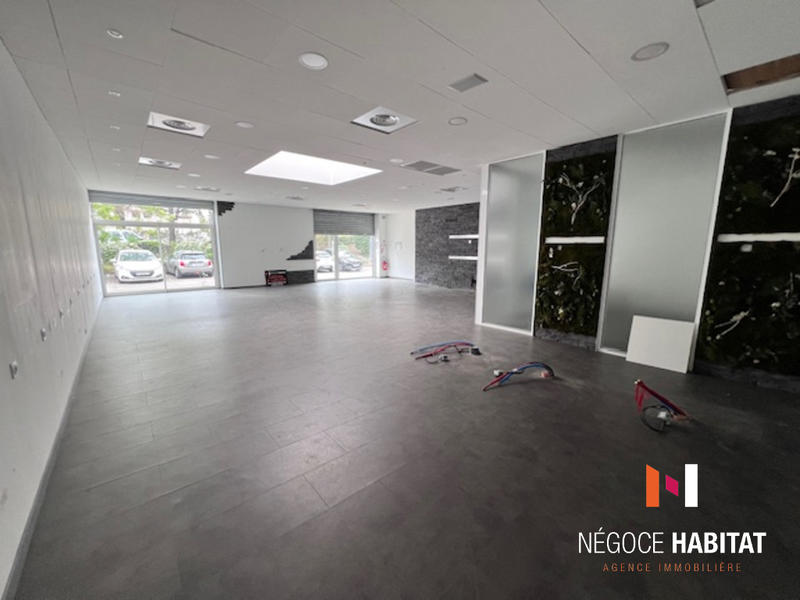 Local commercial - 140 m²