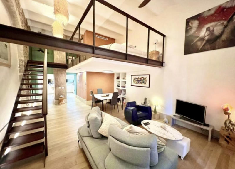 Loft - 83 m² - 3 pièces