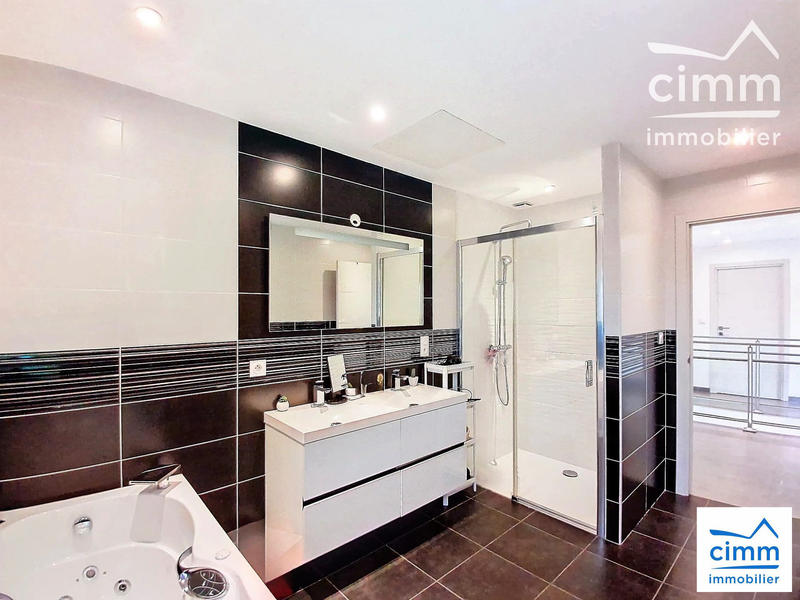 Maison contemporaine - 170 m² - 7 pièces