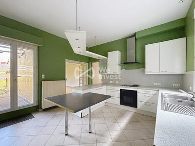 Maison - 200 m² - 8 pièces