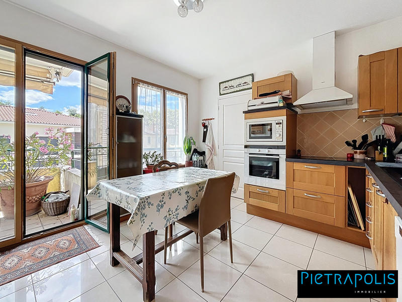 Appartement - 130 m² - 4 pièces