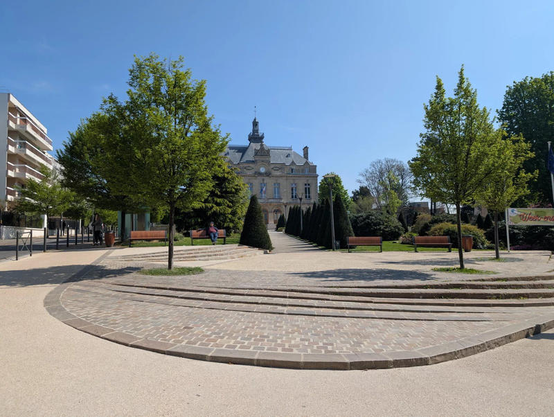 Fonds de commerce - Local commercial - 114 m²