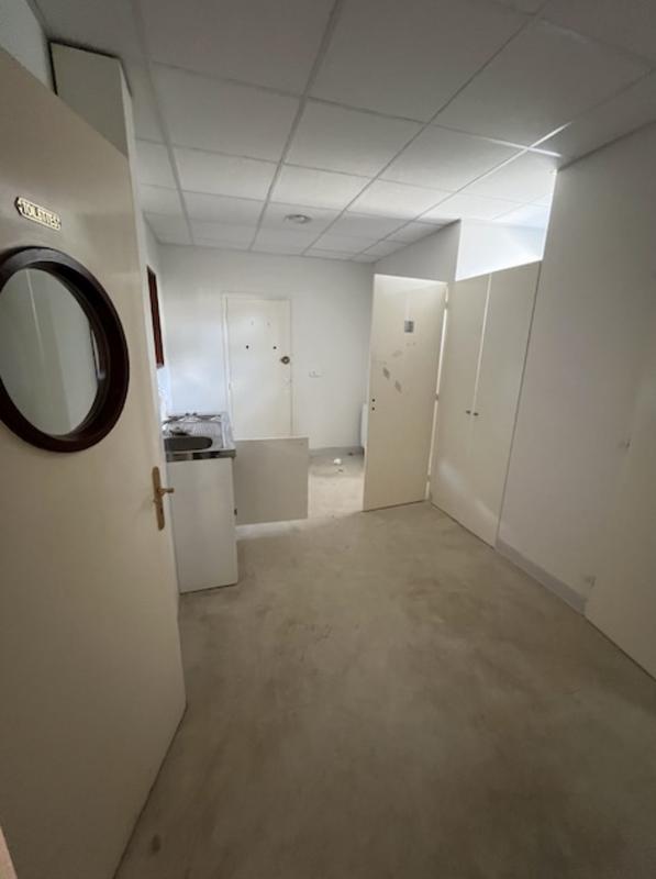 Local d'activités - 744 m²