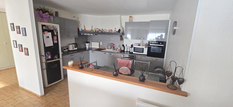 Local commercial - 900 m² - 14 pièces