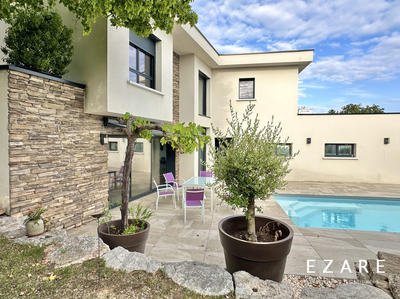 Maison - 186 m² - 7 pièces