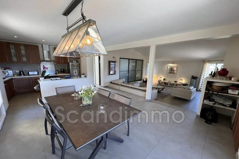 Villa - 161 m² - 6 pièces