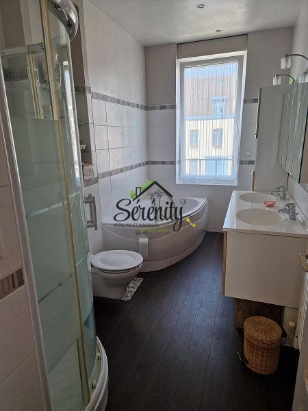 Maison - 287 m² - 10 pièces