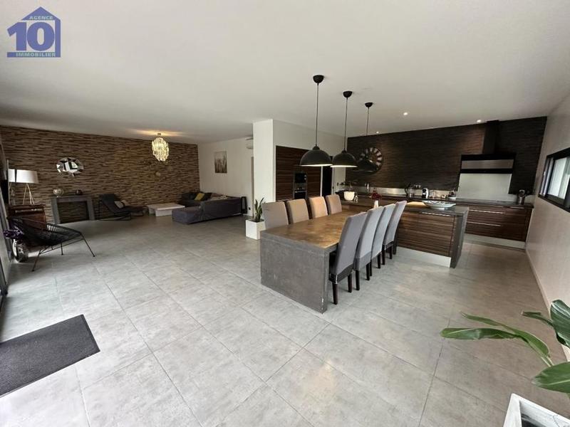 Maison - 150 m² - 5 pièces