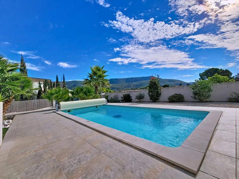 Villa - 137 m² - 5 pièces