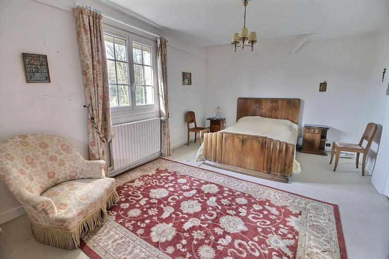 Maison - 230 m² - 8 pièces