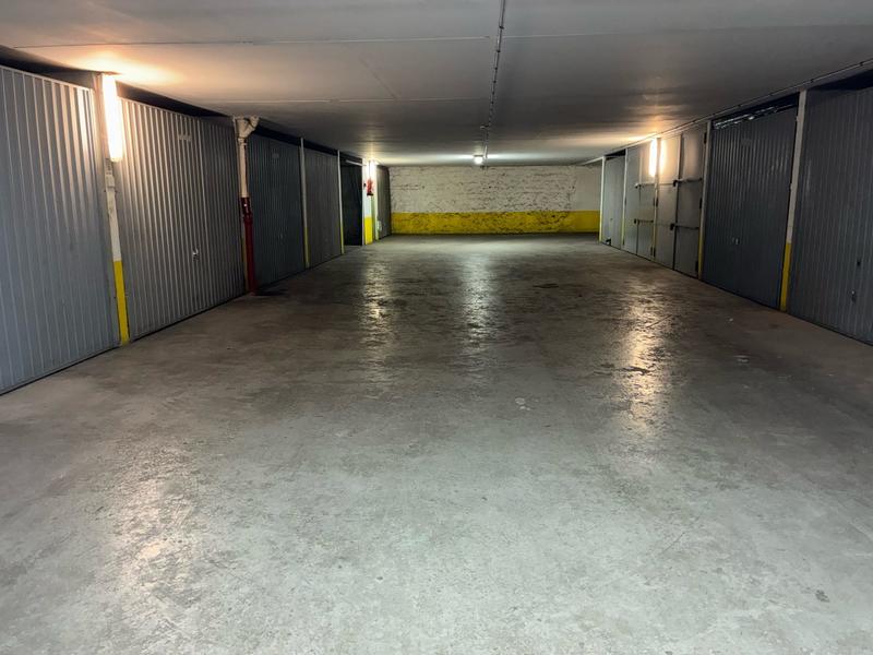 Parking / Garage - 12 m²