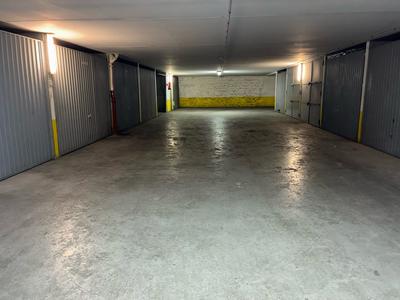Parking / Garage - 12 m²
