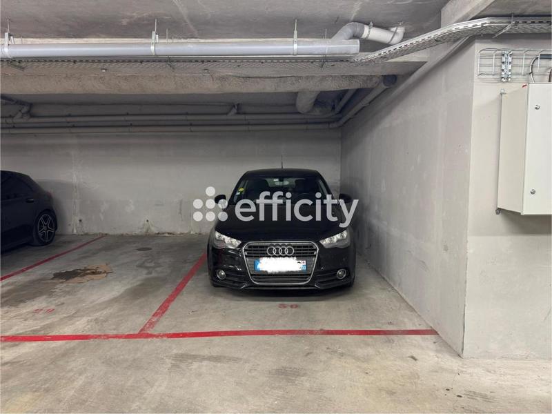 Parking / Garage - 12 m²