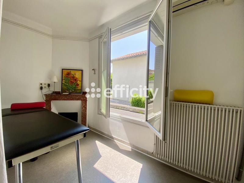 Maison - 211 m² - 6 pièces