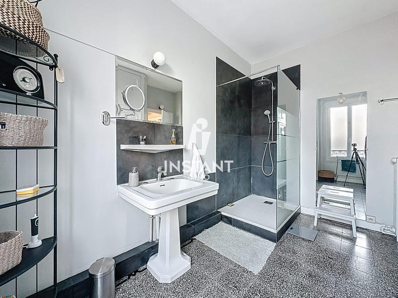 Maison - 258 m² - 8 pièces