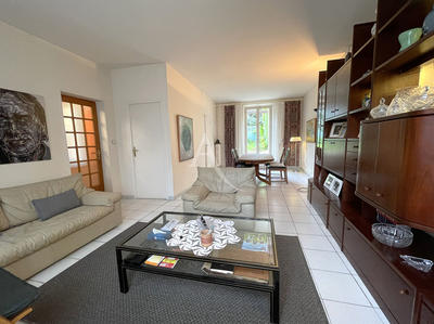 Maison - 140 m² - 5 pièces