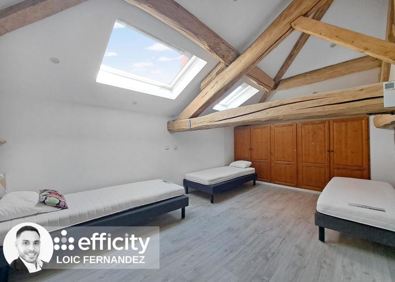 Maison - 260 m² - 8 pièces