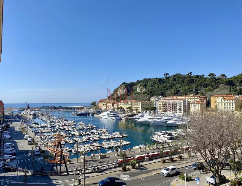 Appartement - 90 m² - 3 pièces