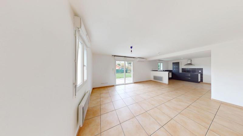 Maison - 94 m² - 5 pièces