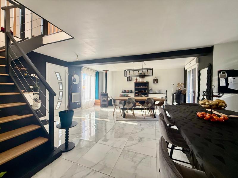 Maison - 95 m² - 6 pièces