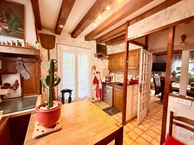 Maison - 250 m² - 10 pièces