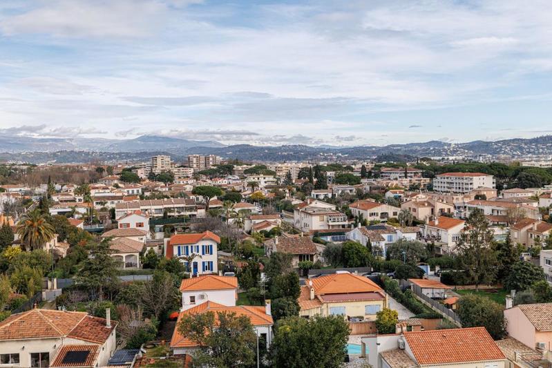 Appartement - 98 m² - 3 pièces