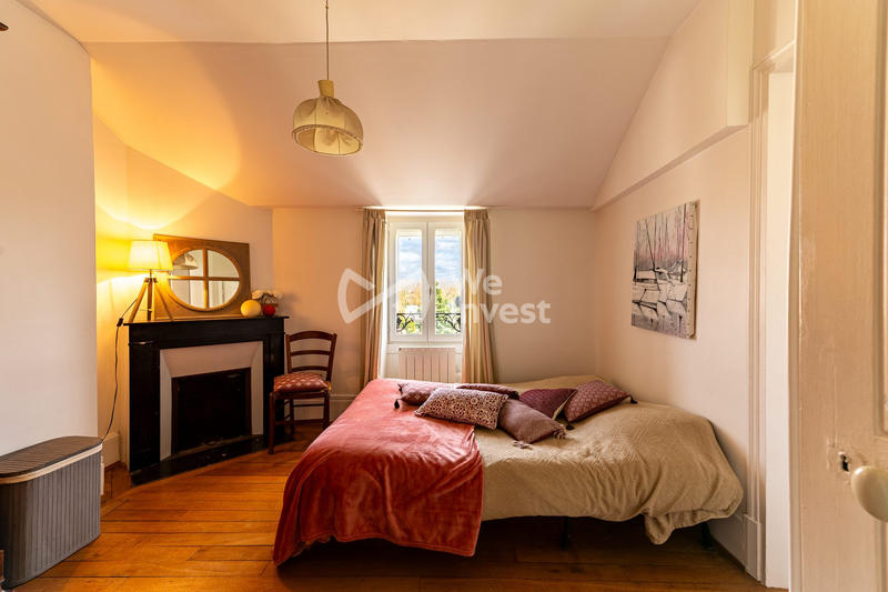 Maison - 195 m² - 9 pièces