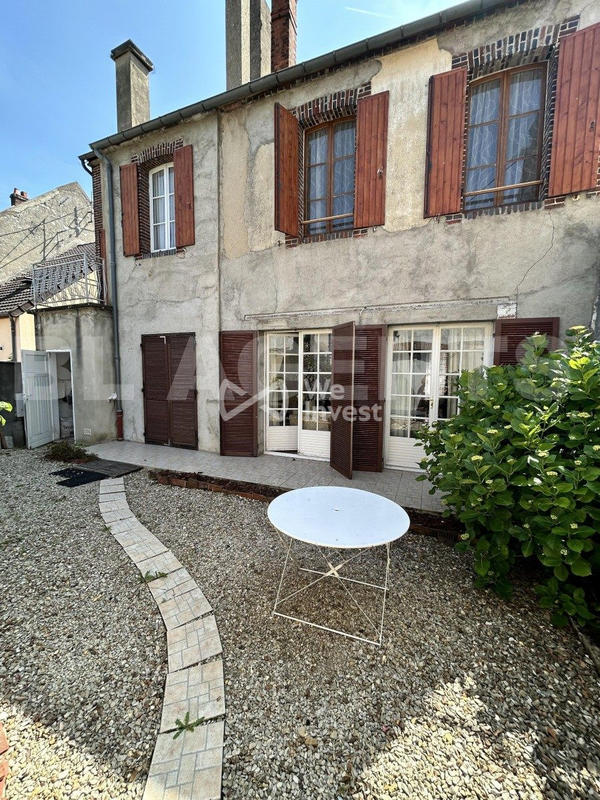Maison - 210 m² - 8 pièces