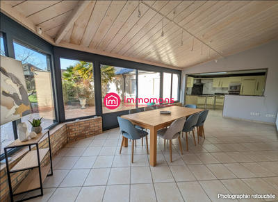 Maison - 220 m² - 9 pièces