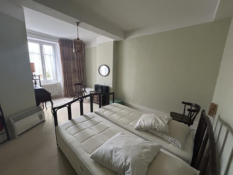 Maison traditionnelle - 158 m² - 7 pièces