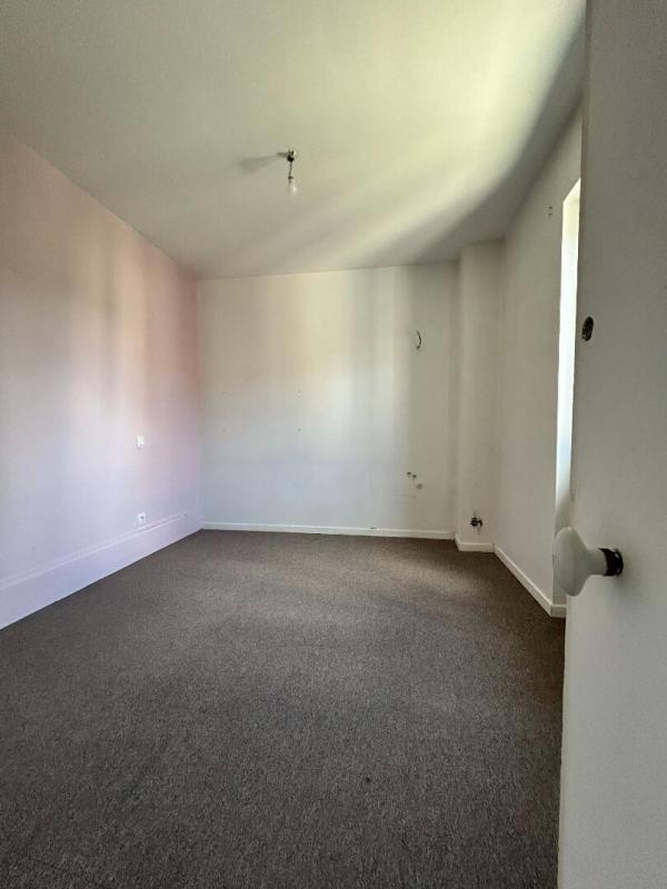 Maison - 143 m² - 8 pièces