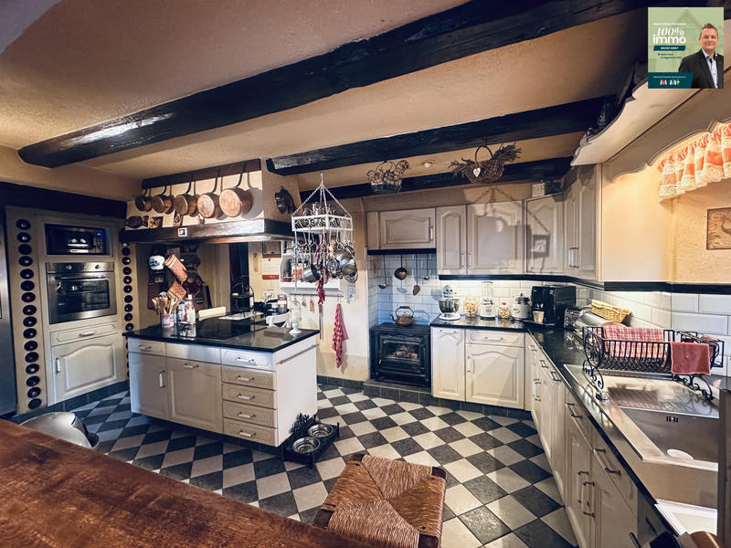 Maison - 226 m² - 6 pièces