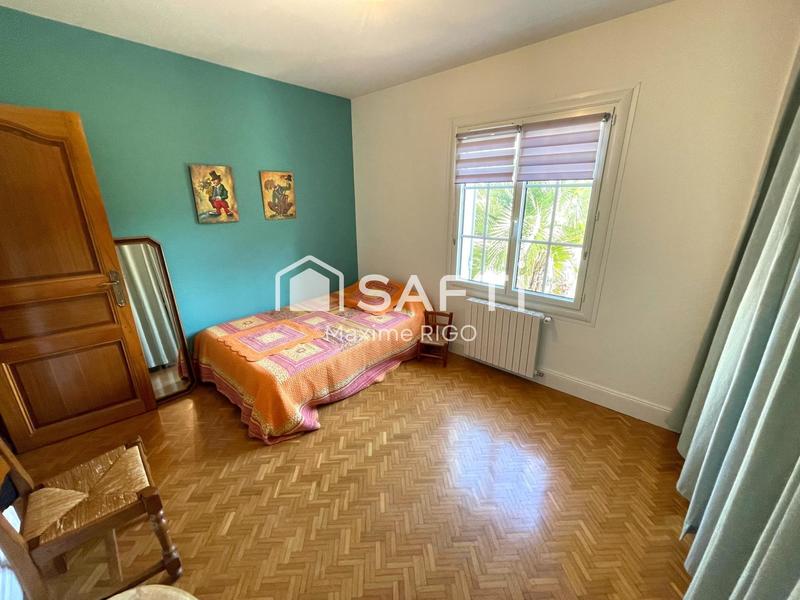 Maison - 230 m² - 10 pièces