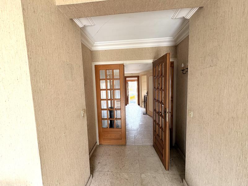 Maison - 300 m² - 8 pièces