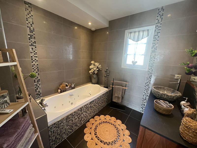 Maison contemporaine - 195 m² - 6 pièces