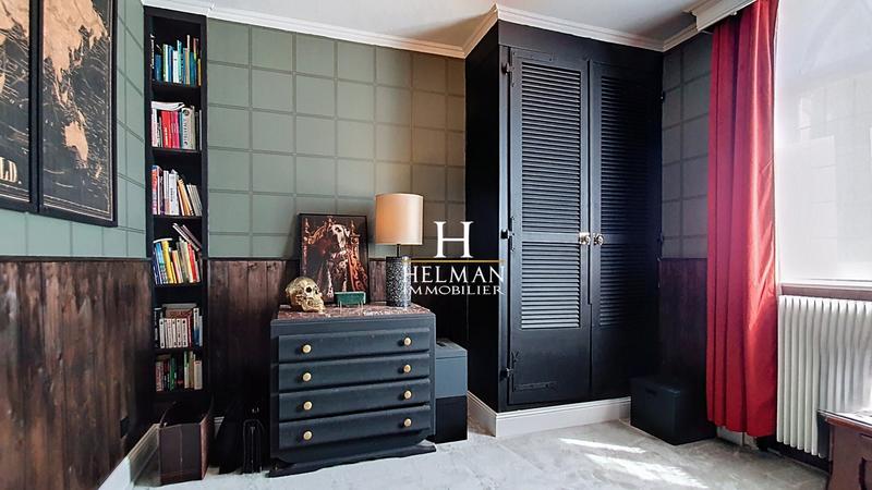 Maison - 221 m² - 10 pièces