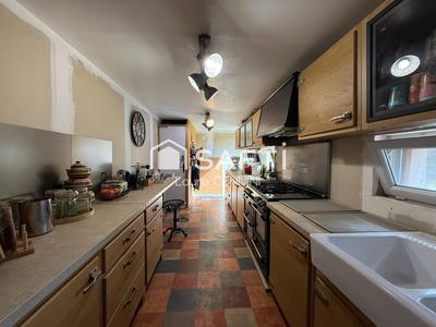 Maison - 184 m² - 10 pièces