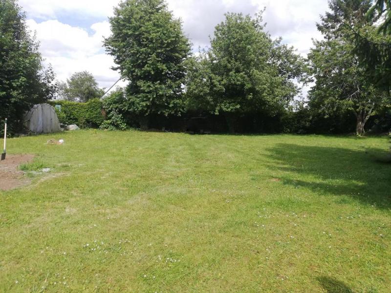 Terrain constructible - 1 060 m²