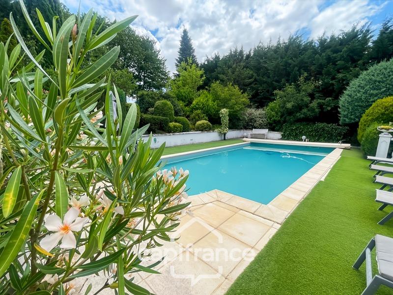 Maison - 190 m² - 7 pièces