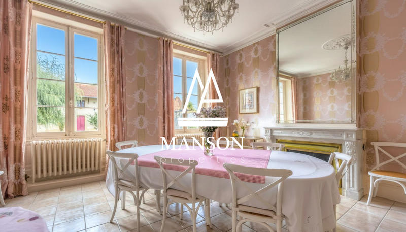 Maison - 520 m² - 12 pièces
