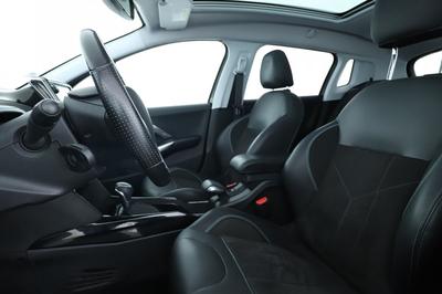 Peugeot 2008 1.2 PureTech Crossway Eat6 110 ch