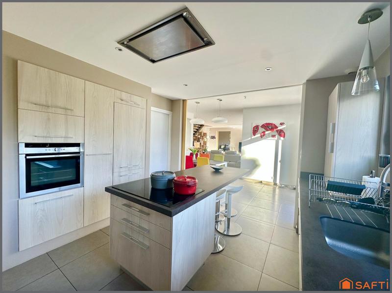 Maison - 151 m² - 6 pièces