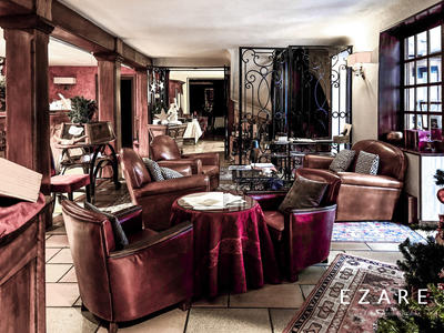 Maison - 460 m² - 14 pièces