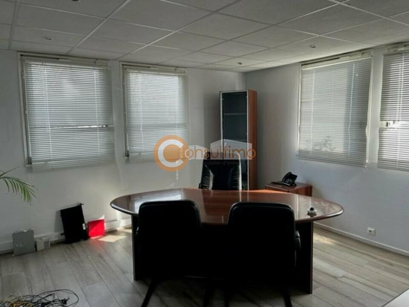 Local d'activité / Entrepôt - 800 m²