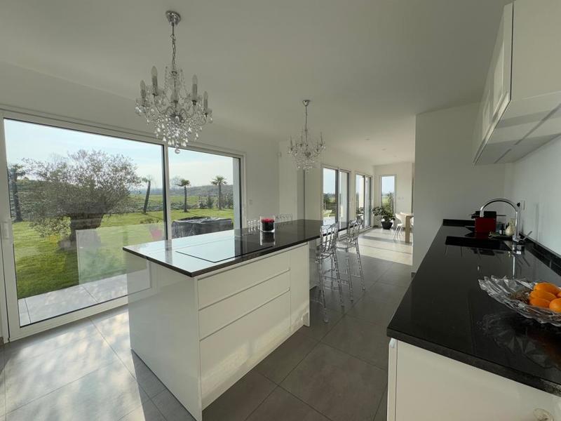 Villa - 183 m² - 5 pièces