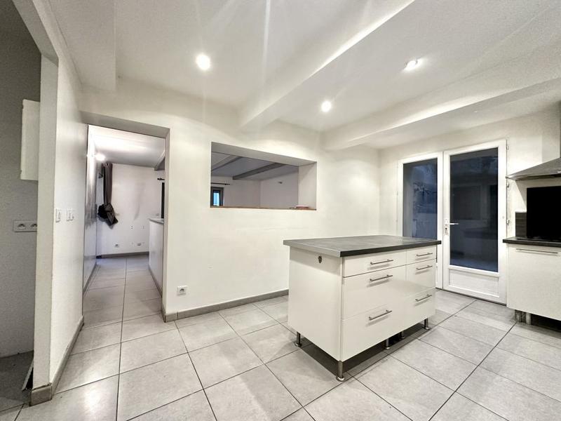 Maison - 94 m² - 5 pièces