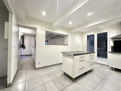 Maison - 94 m² - 5 pièces