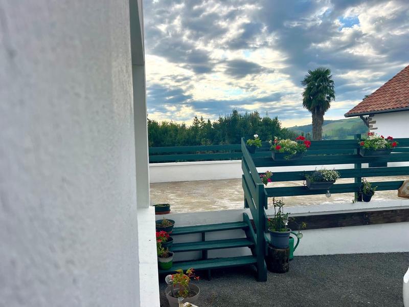 Maison - 210 m² - 10 pièces